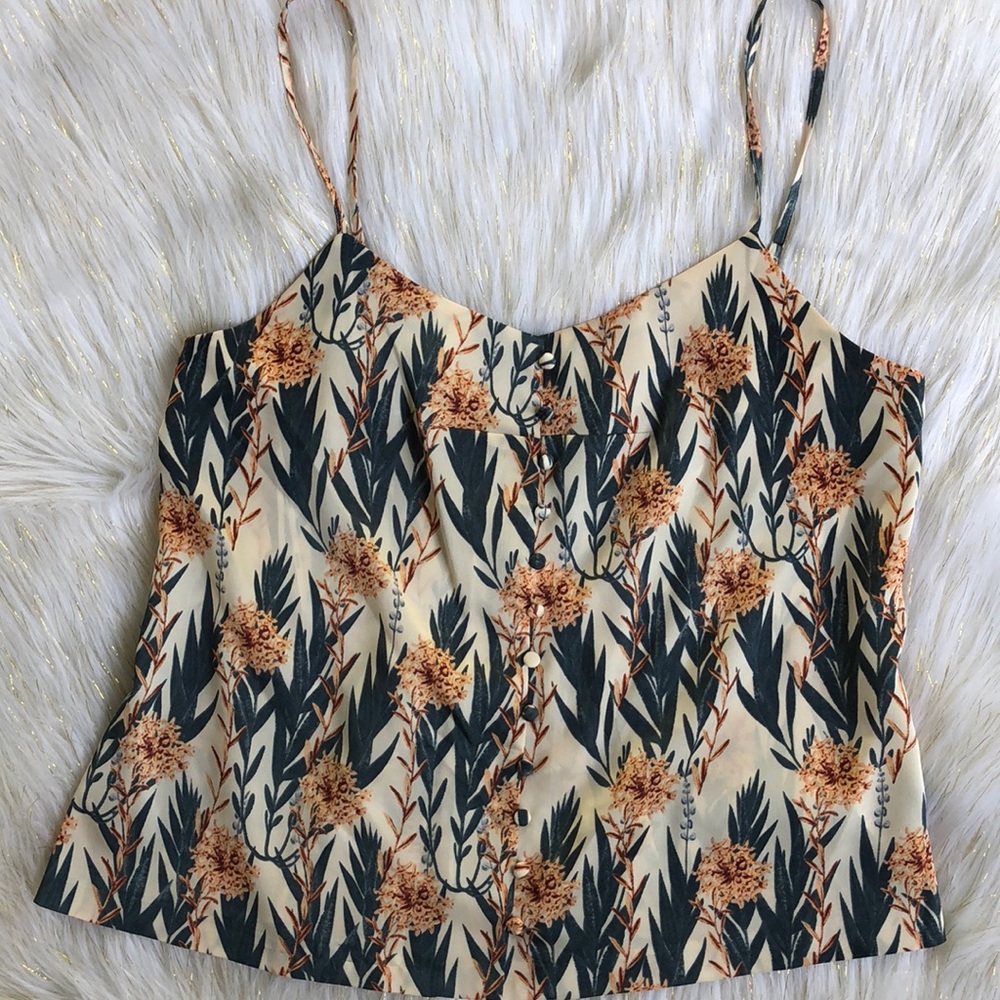 😘Kensie Camisole